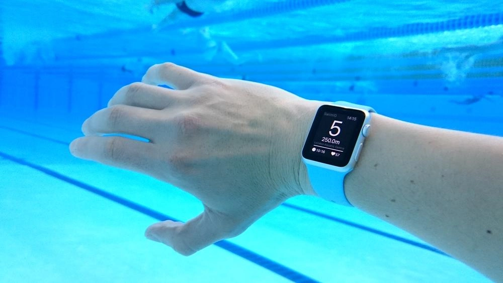 El mejor reloj inteligente para nadar en la piscina y en el mar